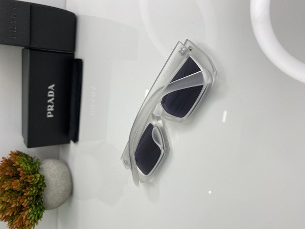 Prada_Runway_Ice_Black