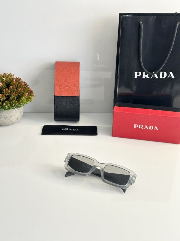 Prada_09_Grey