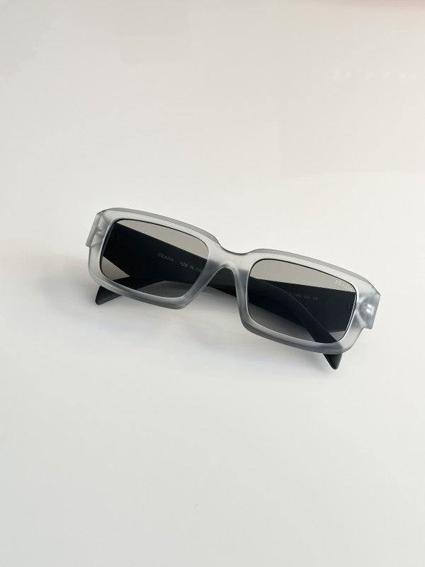 Prada_09_Grey
