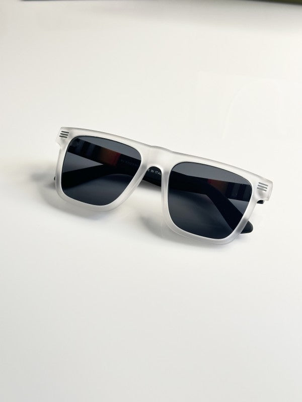 Burberry_4382_Ice_Black