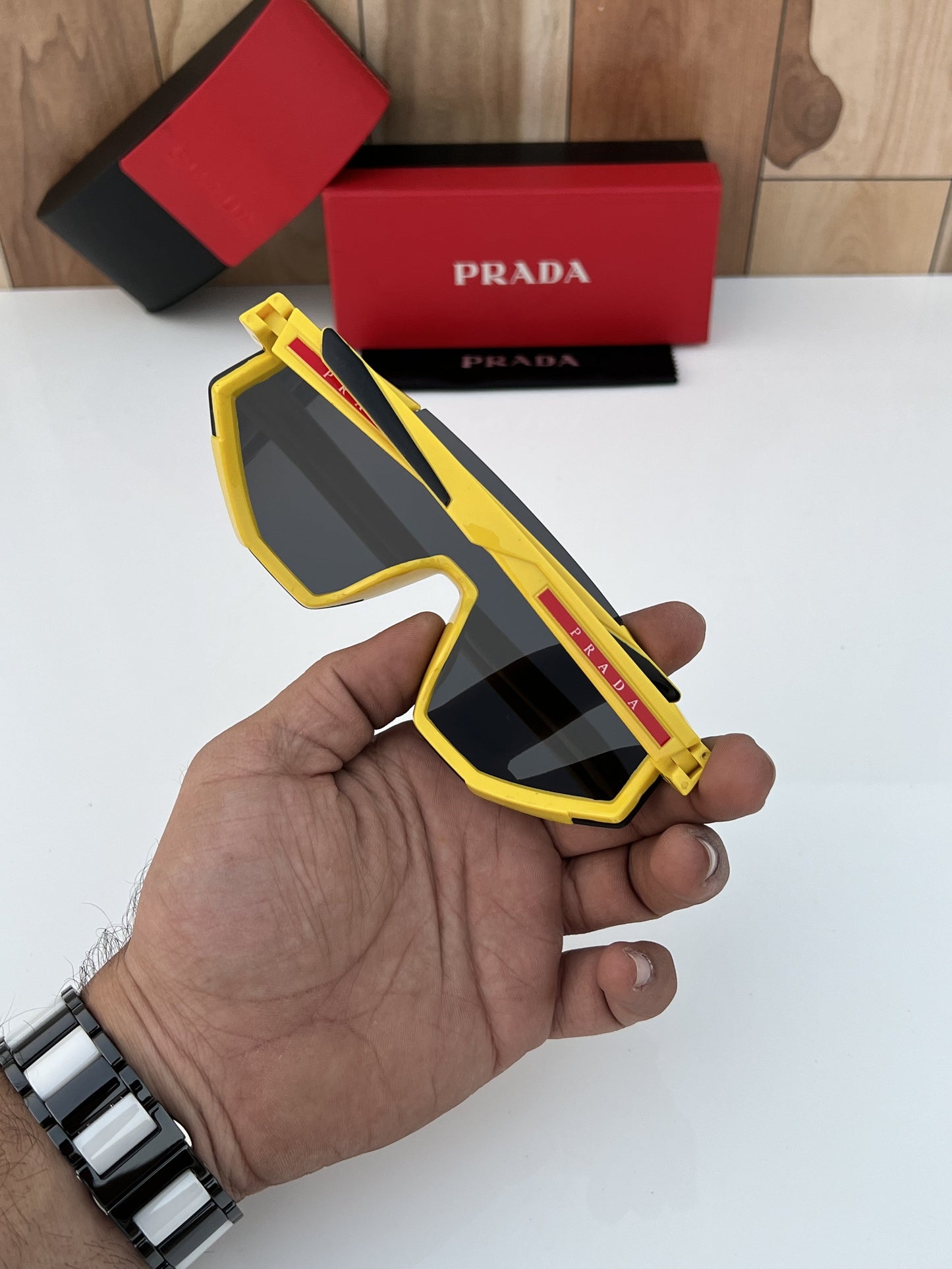Prada_23053_yellow_black