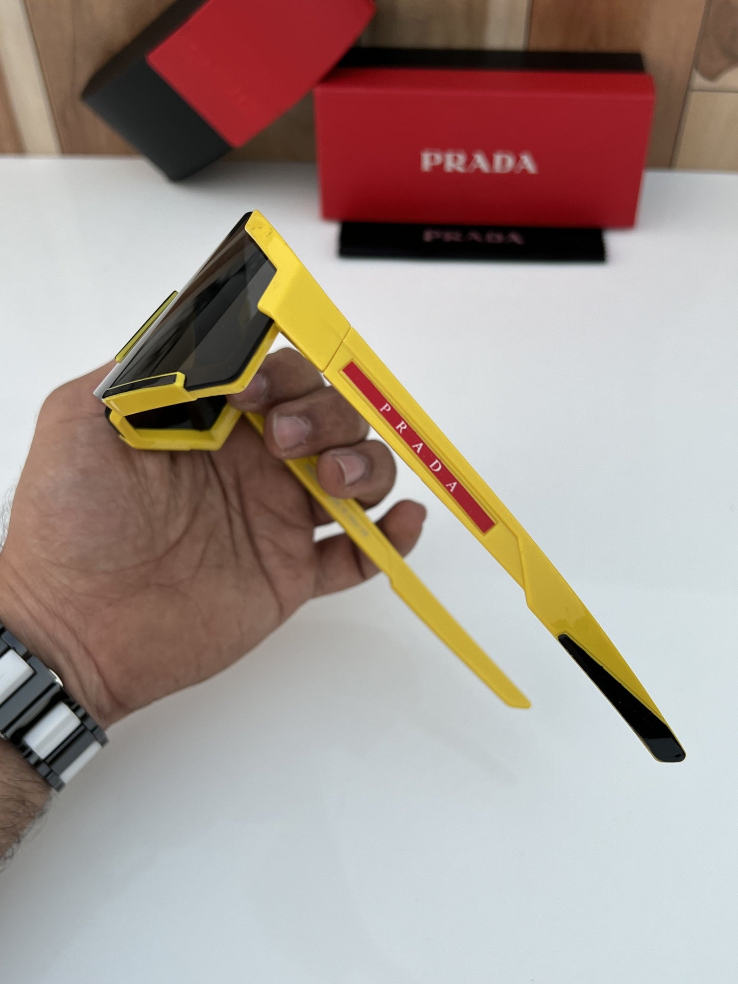 Prada_23053_yellow_black