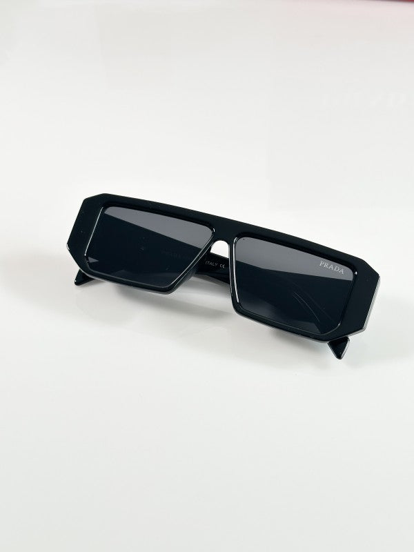 Prada_132_Black