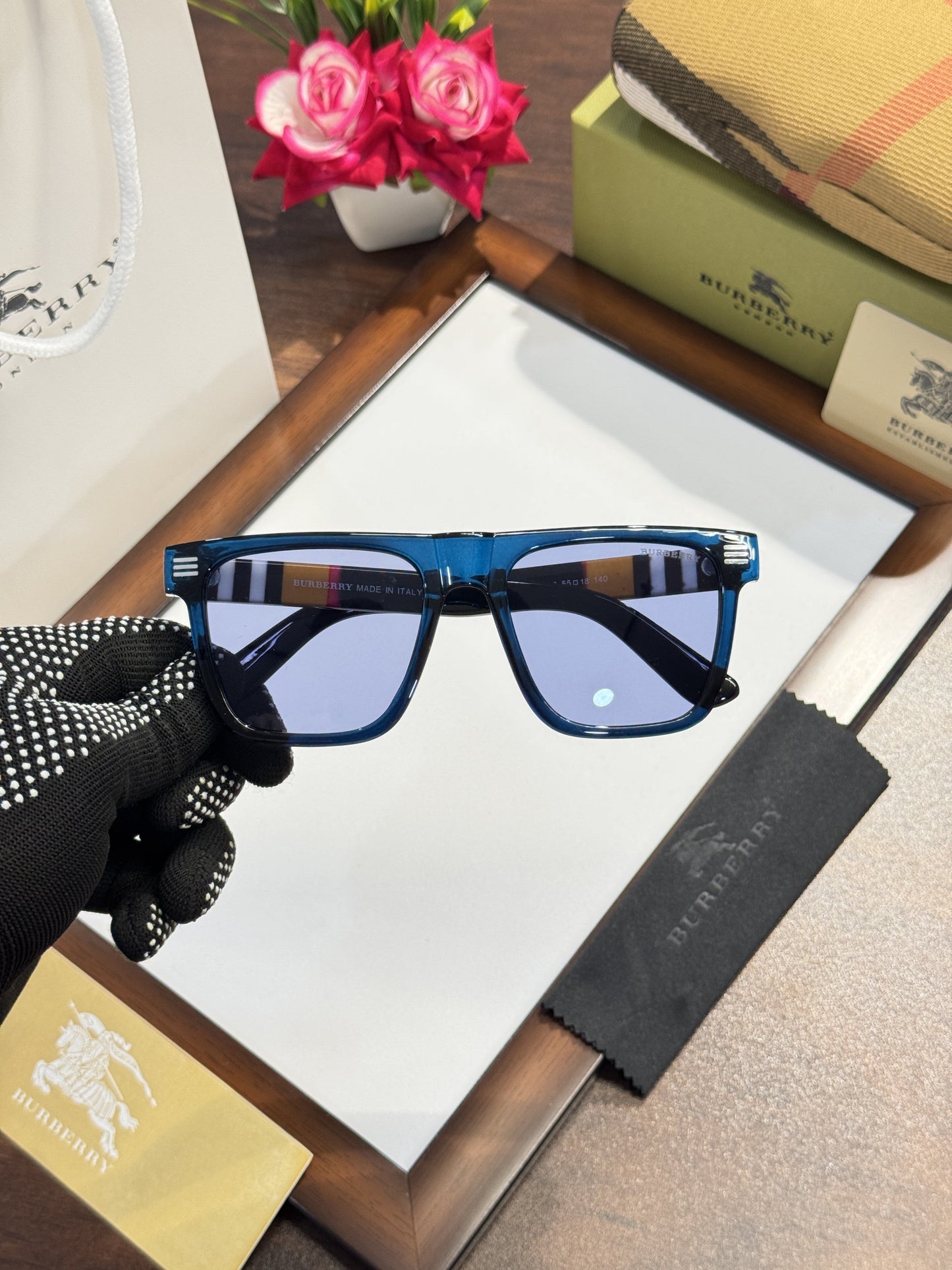 Burberry_4382_Blue