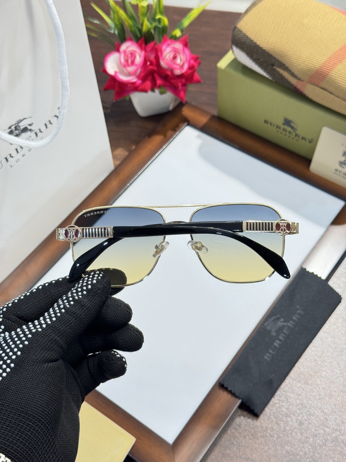 Burberry_073_Gold_Green_DC