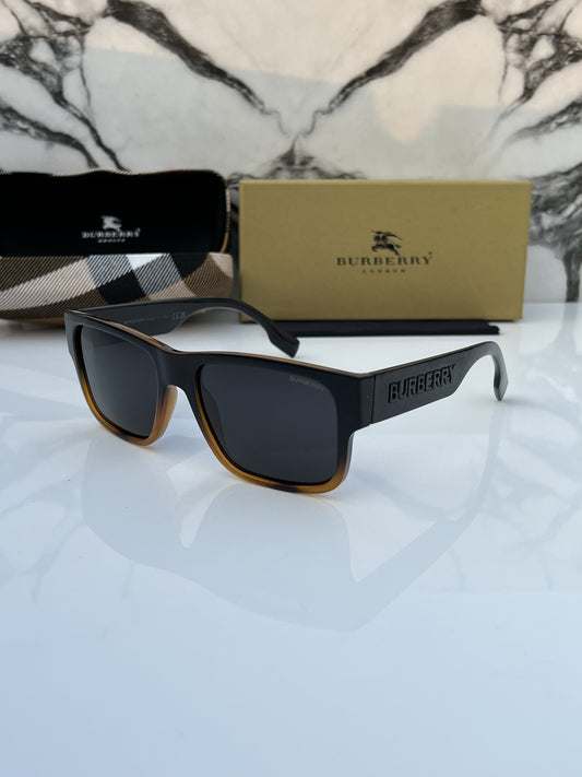 Burberry_69019_black_tiger