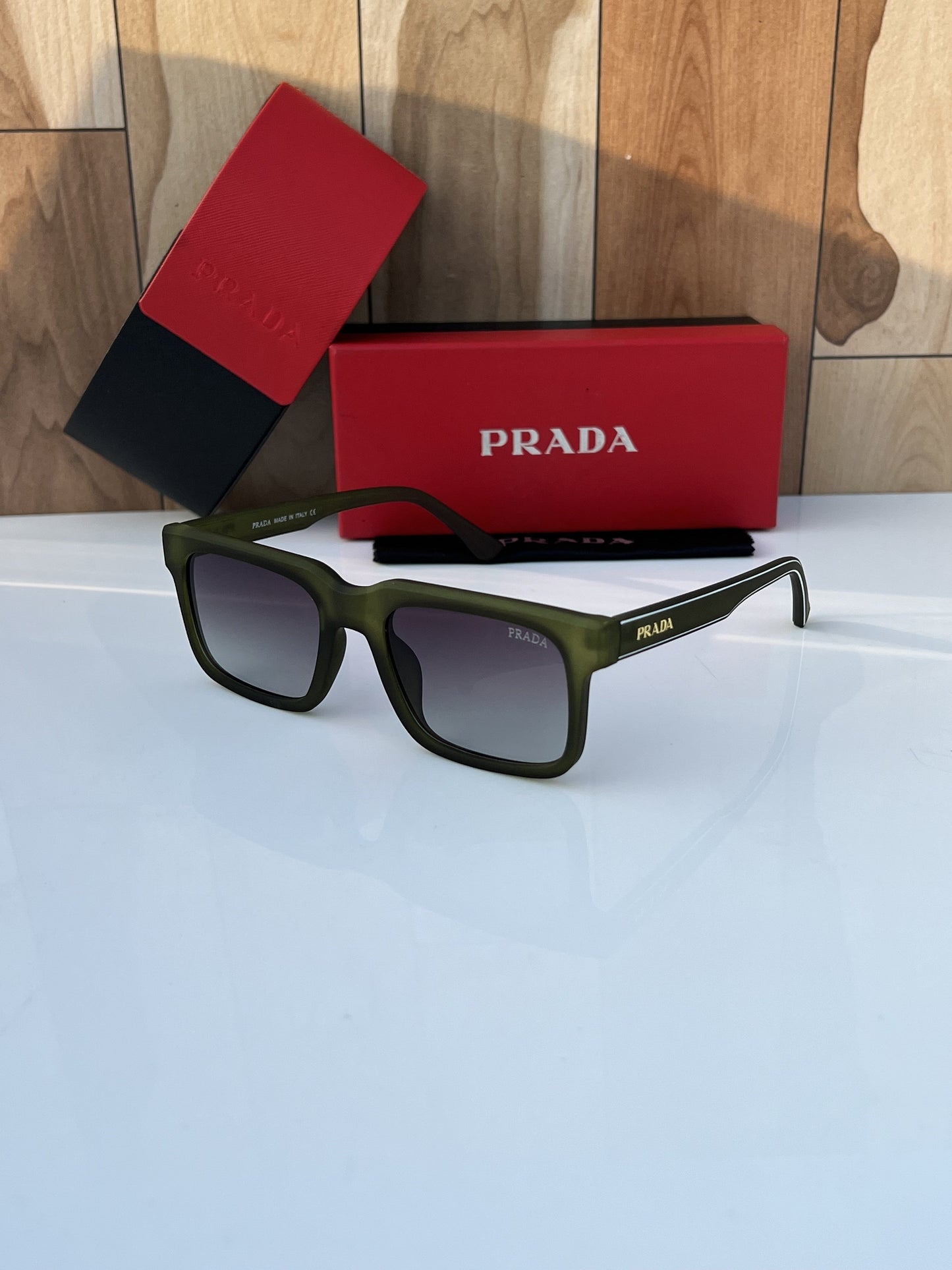 Prada_25_green