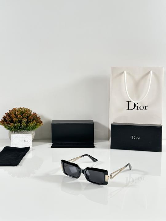 Dior_WMNS_2832_Gold_Black