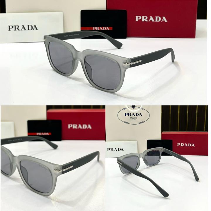 _Prada_04_grey