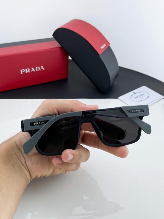 Prada_grey_black_25