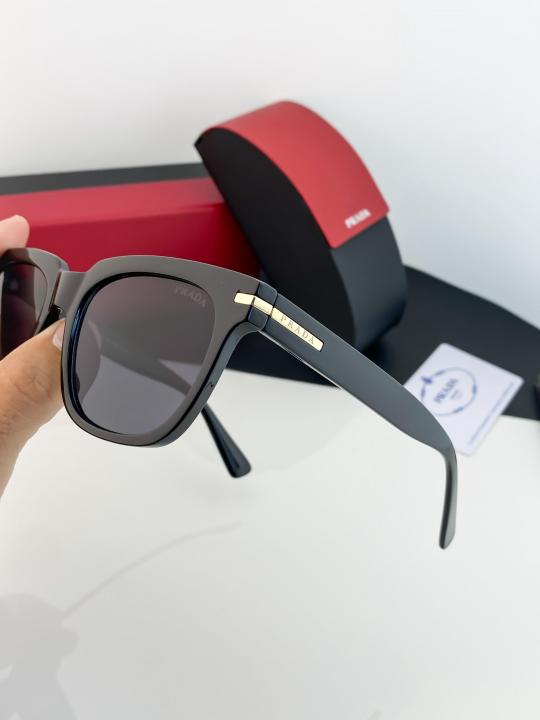 Prada_04Y_Black