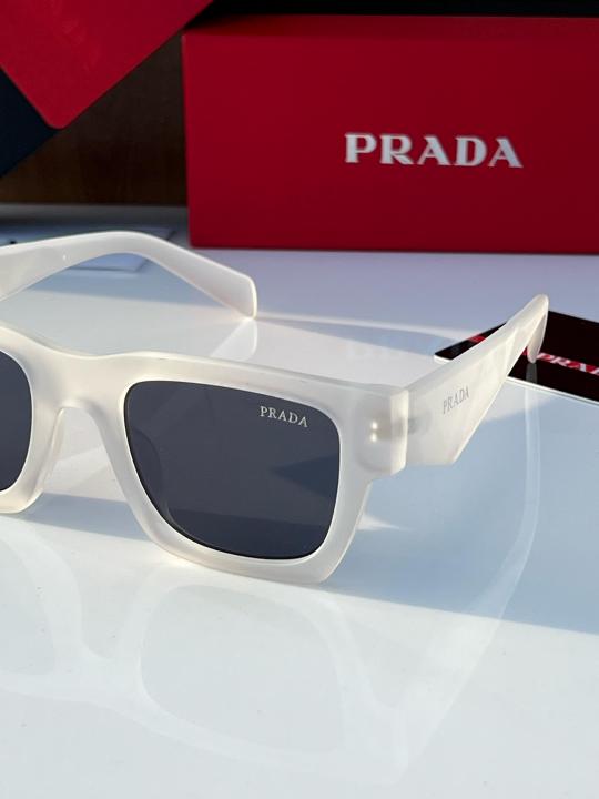 prada_11_white_black