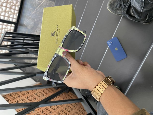 Burberry_8769_Funky_Green