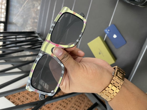 Burberry_8769_Funky_Green